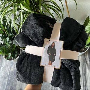 NWT Victoria Secret Fluffy Robe
